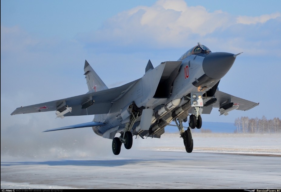 Lepas landas dari landasan es pun tidak masalah bagi MiG-31