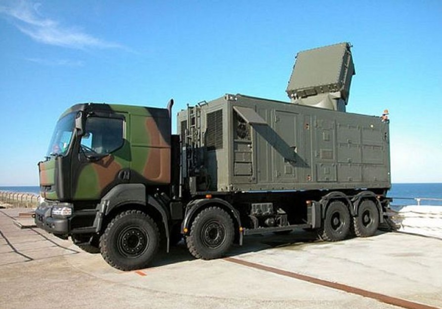 Kendaraan Modul Radar ARABEL SAMP/T, mampu dimuat oleh C-130 Hercules