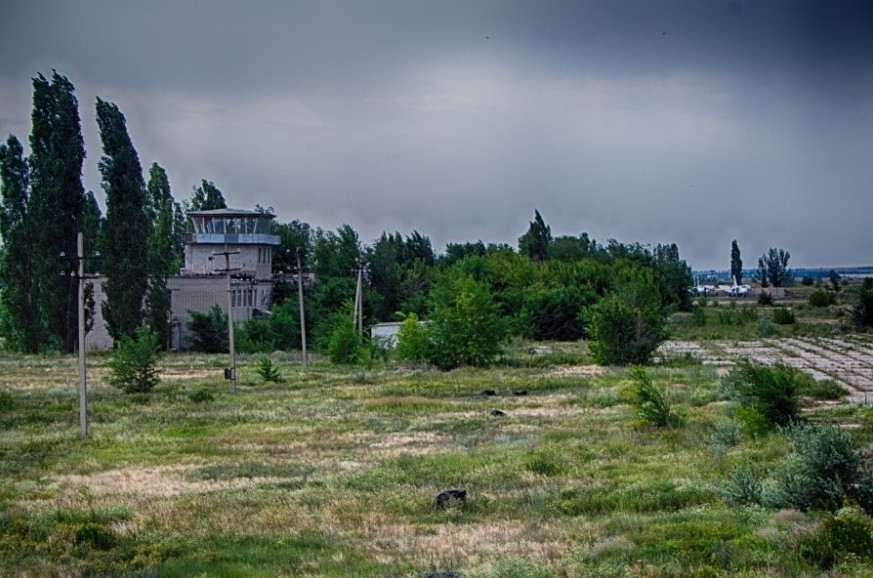 ATC Tower di kuburan pesawat tempur Rusia