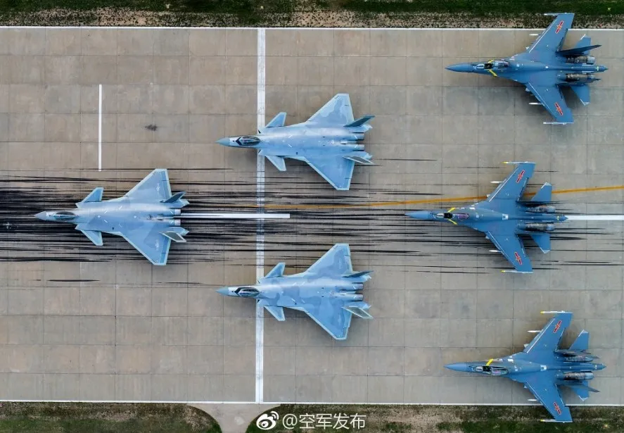 J-20 dan J-16, salah satu andalan PLAAF dalam konflik China vs Taiwan