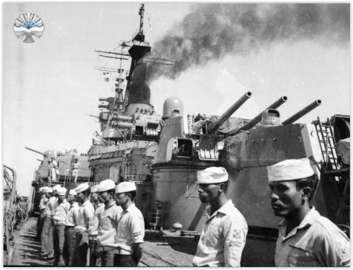 Foto Foto Langka KRI Irian, Kapal Perang Indonesia Asal Soviet Foto Foto Langka KRI Irian, Kapal Perang Indonesia Asal Soviet