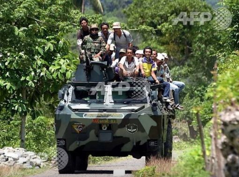 Ranpur VAB buatan Perancis dalam Operasi Darurat Militer Aceh 2003