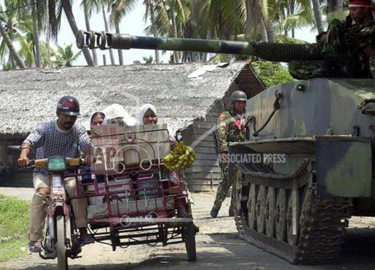 PT-76 Marinir TNI AL dalam Operasi Darurat Militer Aceh 2003