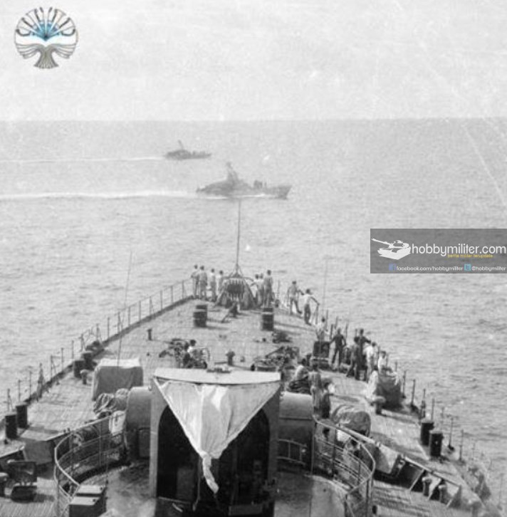 Foto Foto Langka Gelar Kekuatan Kapal Perang ALRI Jaman Dulu - Fregat Kelas Riga dan Kapal Selam Kelas Whiskey