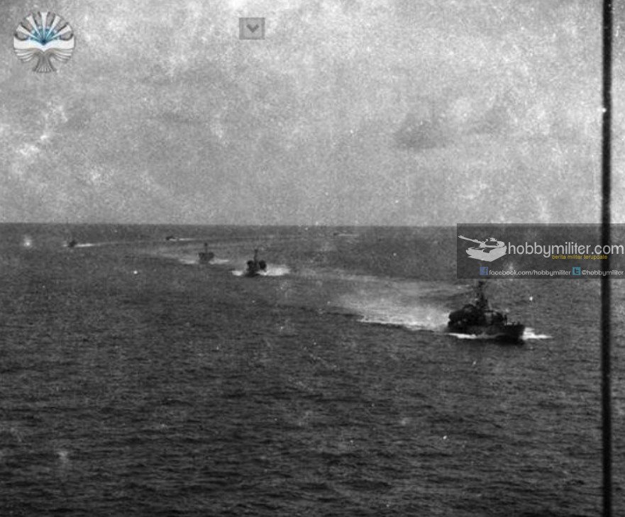 Foto Foto Langka Gelar Kekuatan Kapal Perang ALRI Jaman Dulu - KCR kelas Komar.