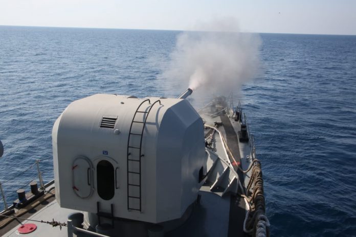 KRI Nala-363 Laksanakan Uji Coba Penembakan Kanon 120 Milimeter