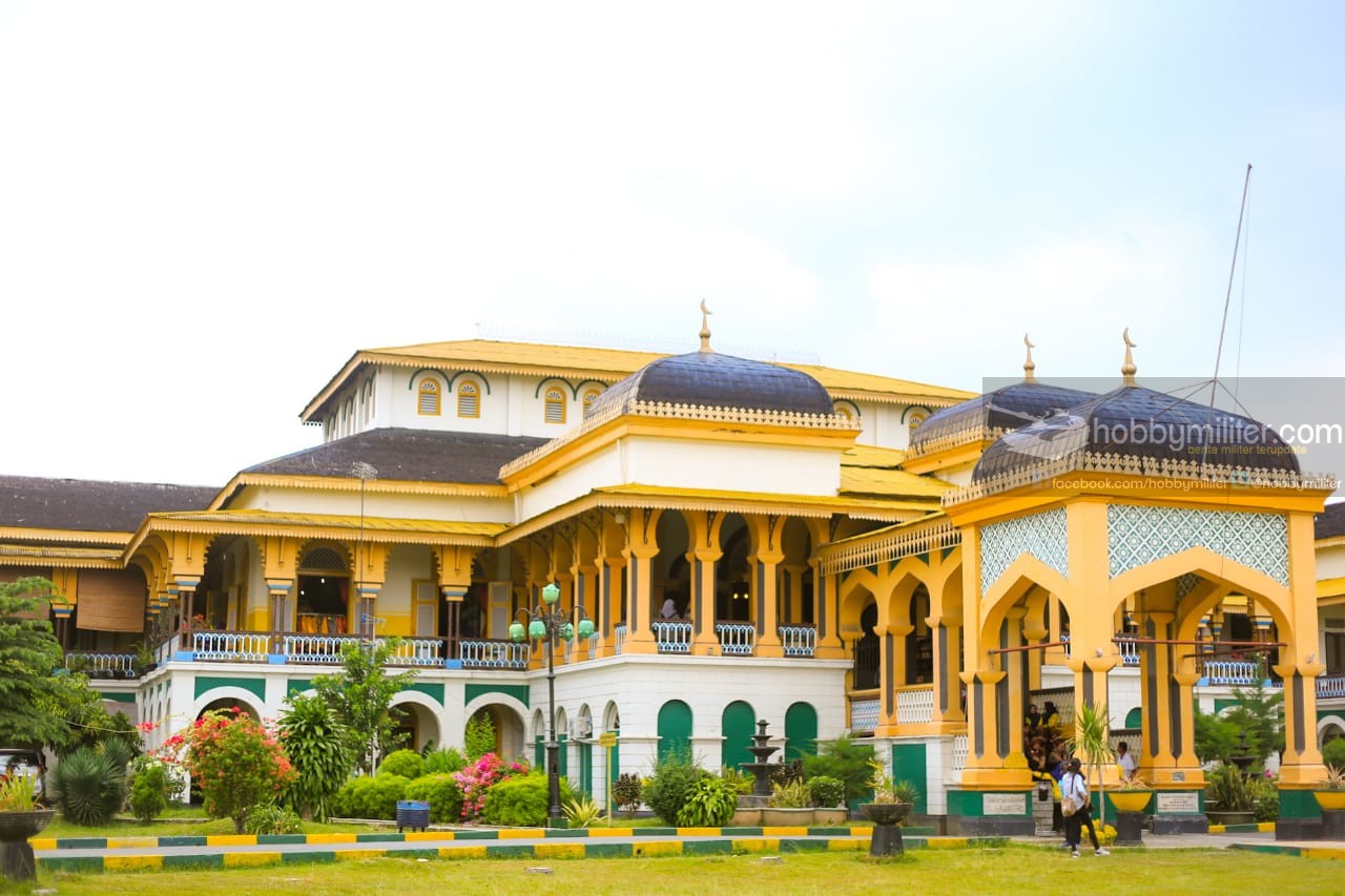 bukti sejarah peninggalan kerajaan Islam di Indonesia. Istana Maimun