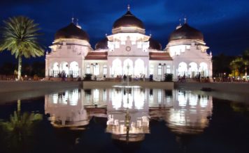 Hadirnya kerajaan Islam telah menjadi bagian sejarah Nusantara dan berikut adalah bukti bukti sejarah peninggalan kerajaan Islam di Indonesia.
