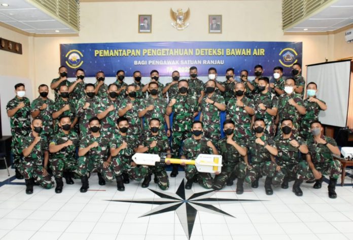 Prajurit Satran Koarmada II Latihan Pemantapan Pengetahuan Deteksi Bawah Air Prajurit Satran Koarmada II Latihan Pemantapan Pengetahuan Deteksi Bawah Air