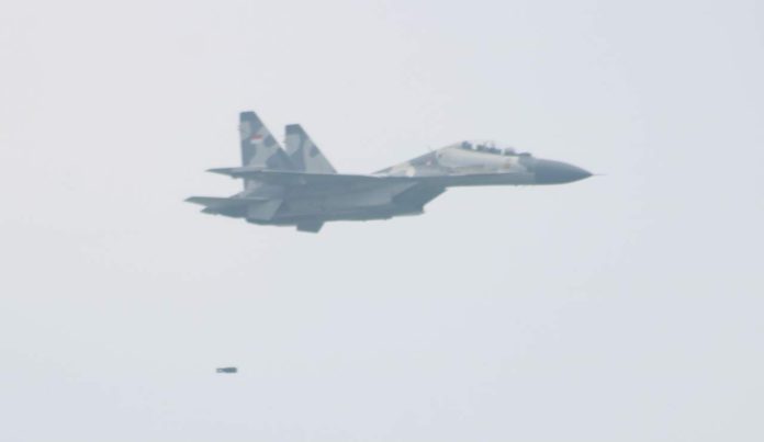 Jet Tempur Lanud Iswahjudi Latihan Pengeboman Air to ground