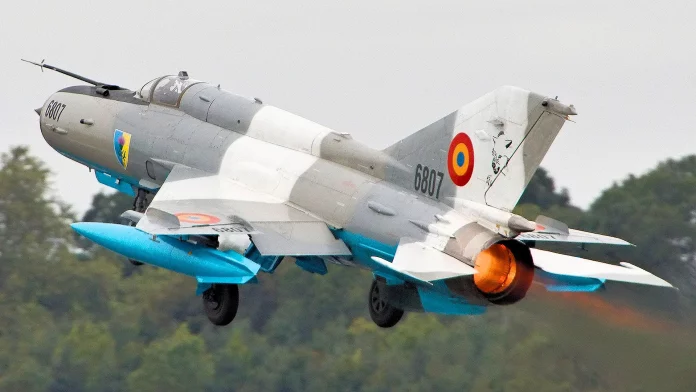 Menolak Pensiun, MiG-21 Lancer AU Rumania Kembali Terbang Menolak Pensiun, MiG-21 Lancer AU Rumania Kembali Terbang