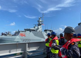 Passex HMS Tamar P233 – KRI Frans Kaisiepo 368 Di Laut Jawa, Bukti Navy Brotherhood TNI-AL Dengan Royal Navy Passex HMS Tamar P233 – KRI Frans Kaisiepo 368 Di Laut Jawa, Bukti Navy Brotherhood TNI-AL Dengan Royal Navy