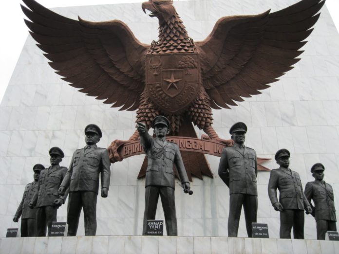 Latar Belakang G30SPKI: Puncak Pemberontakan Partai Komunis Indonesia Latar Belakang G30SPKI: Puncak Pemberontakan Partai Komunis Indonesia