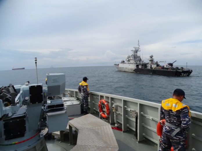 KRI Hasan Basri 382 Dan KRI Sidat 851 Gelar Latihan Bersama KRI Hasan Basri 382 Dan KRI Sidat 851 Gelar Latihan Bersama