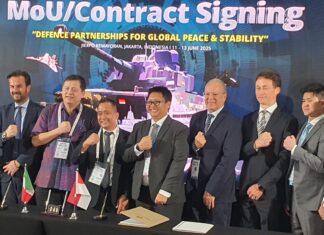 Gandeng Industri Pertahanan Lokal, Fincantieri Siap Kembangkan Solusi Perlindungan Bawah Air Untuk Indonesia Gandeng Industri Pertahanan Lokal, Fincantieri Siap Kembangkan Solusi Perlindungan Bawah Air Untuk Indonesia. Seremoni Penandatanganan MoU Antara Fincantieri Dan PT Prima Maju Mapan.