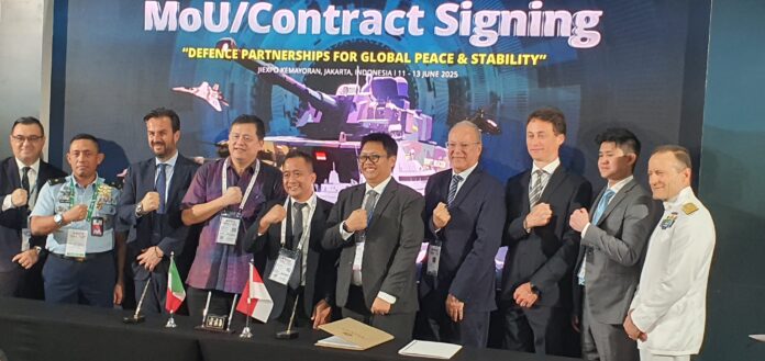 Gandeng Industri Pertahanan Lokal, Fincantieri Siap Kembangkan Solusi Perlindungan Bawah Air Untuk Indonesia. Seremoni Penandatanganan MoU Antara Fincantieri Dan PT Prima Maju Mapan.