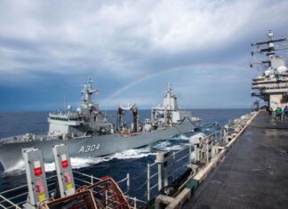 Amerika, Australia, Jepang Tandatangani Perjanjian Kerjasama Logistik Angkatan Laut Trilateral Amerika, Australia, Jepang Tandatangani Perjanjian Kerjasama Logistik Angkatan Laut Trilateral