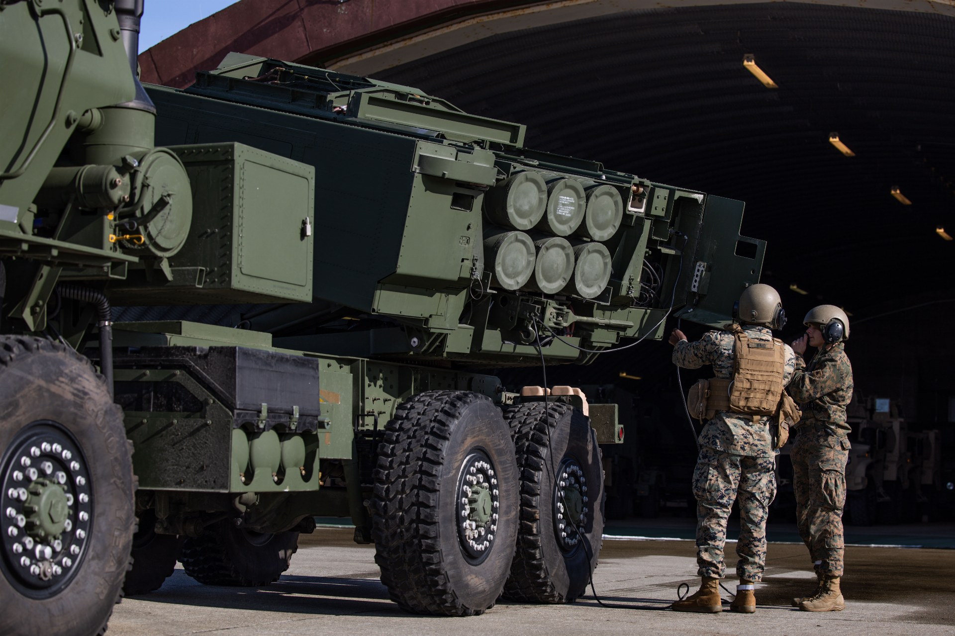 Peluncur roket HIMARS Korps Marinir AS