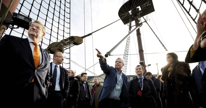 Replika kapal VOC Amsterdam di Museum Bahari Amsterdam, Belanda