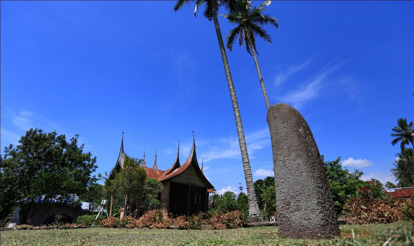 Menhir peninggalan zaman Megalitikum di Sumatra Barat