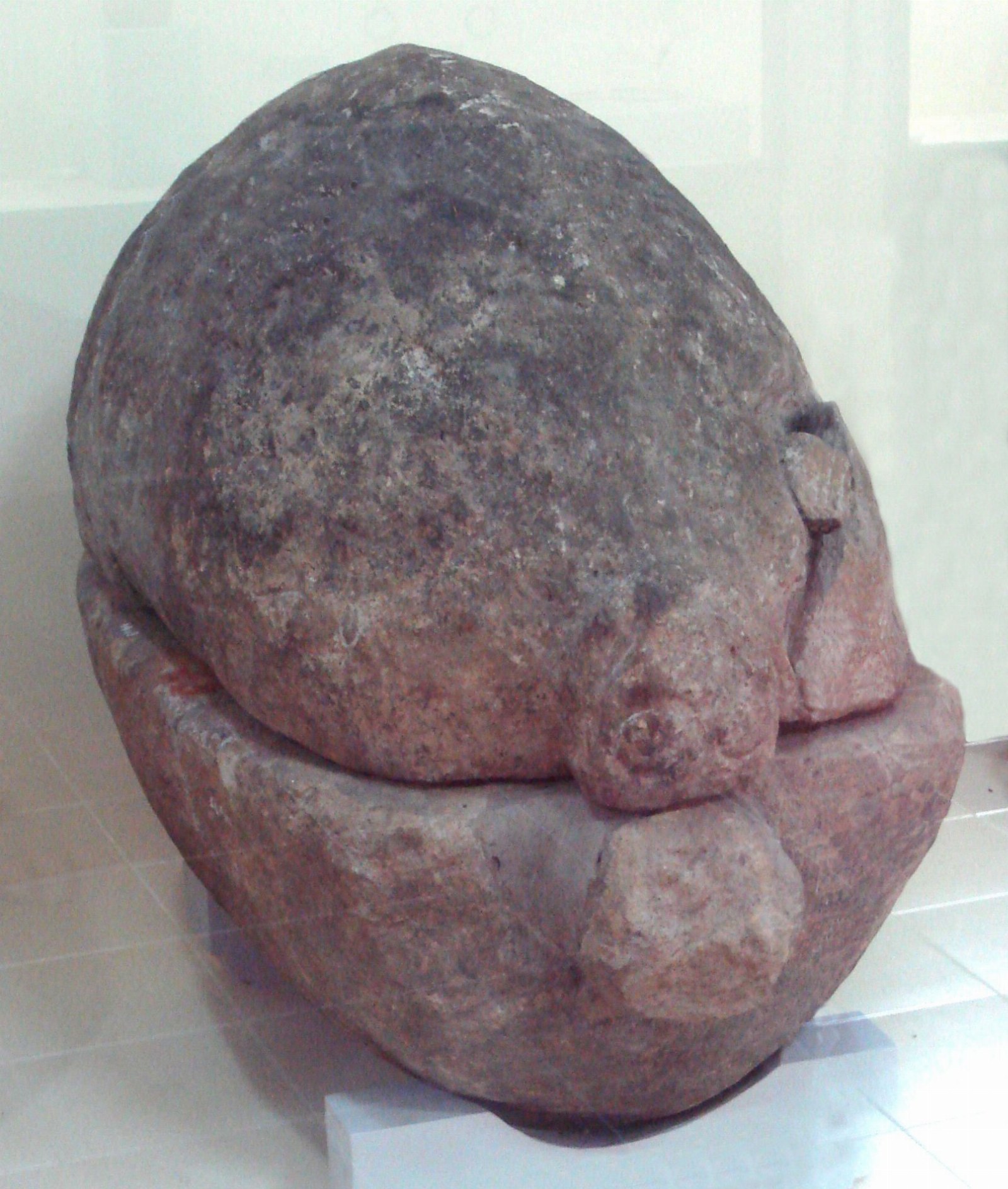 Sarkofagus batu dari Bali