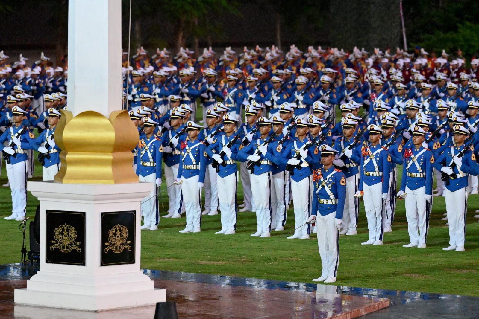 Taruna TNI berbaris di Lapangan Pancasila, Akademi Militer Magelang
